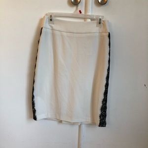 ✨NEW W/ TAGS ✨ White pencil skirt